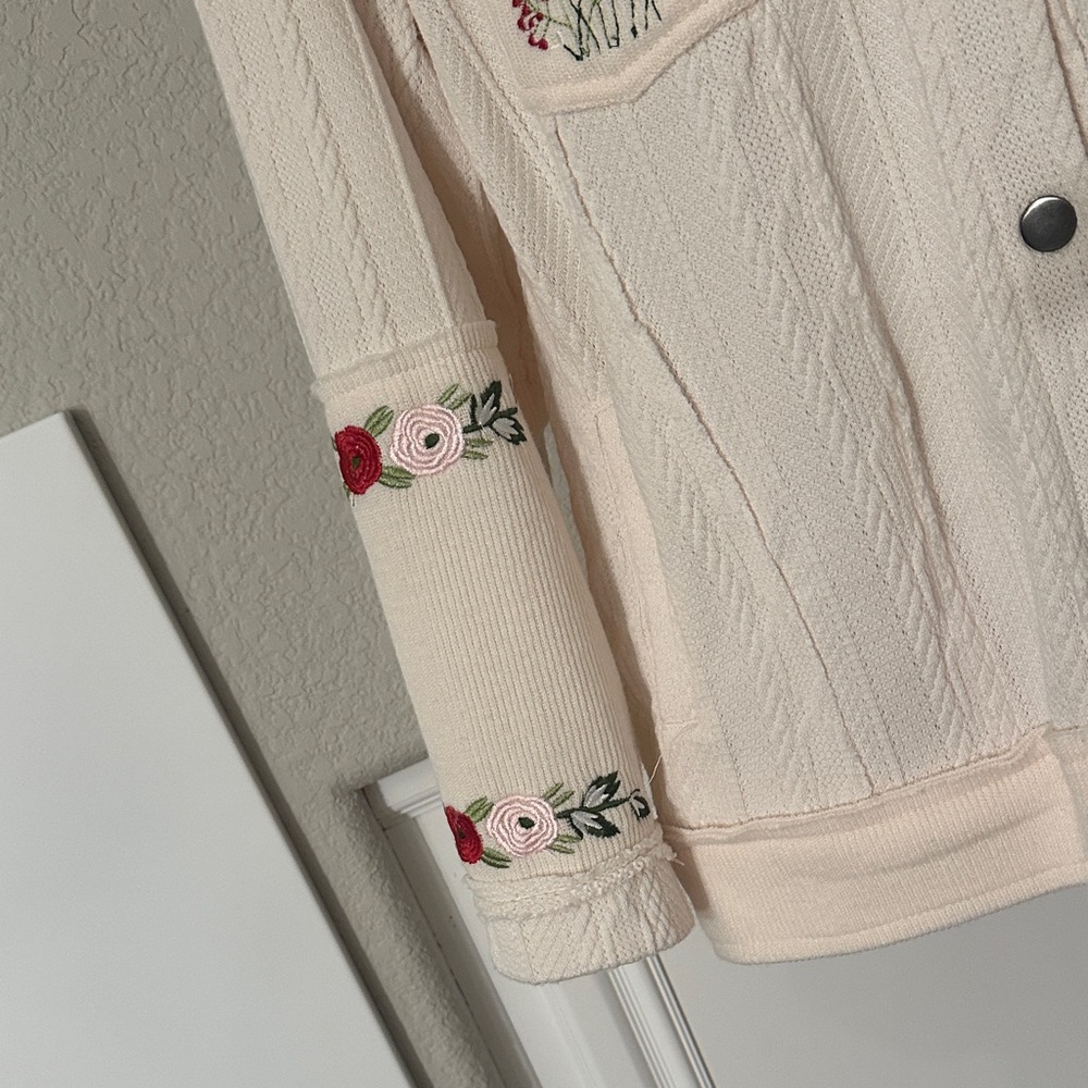 POL Floral Embroidered Women's Jacket - Picture 7 of 15